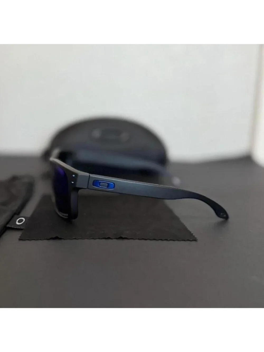 OO9102 Oakley Holbrook Prizm Polarized Sunglasses - Picture 5 of 8